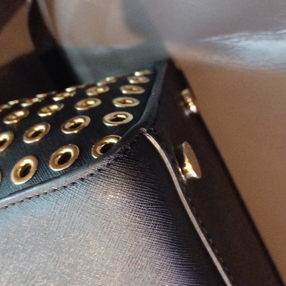 Michael Kors Grommet Selma Bag - Picture 8 of 11